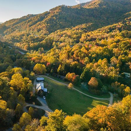 Engadine Inn And Cabins Candler Экстерьер фото