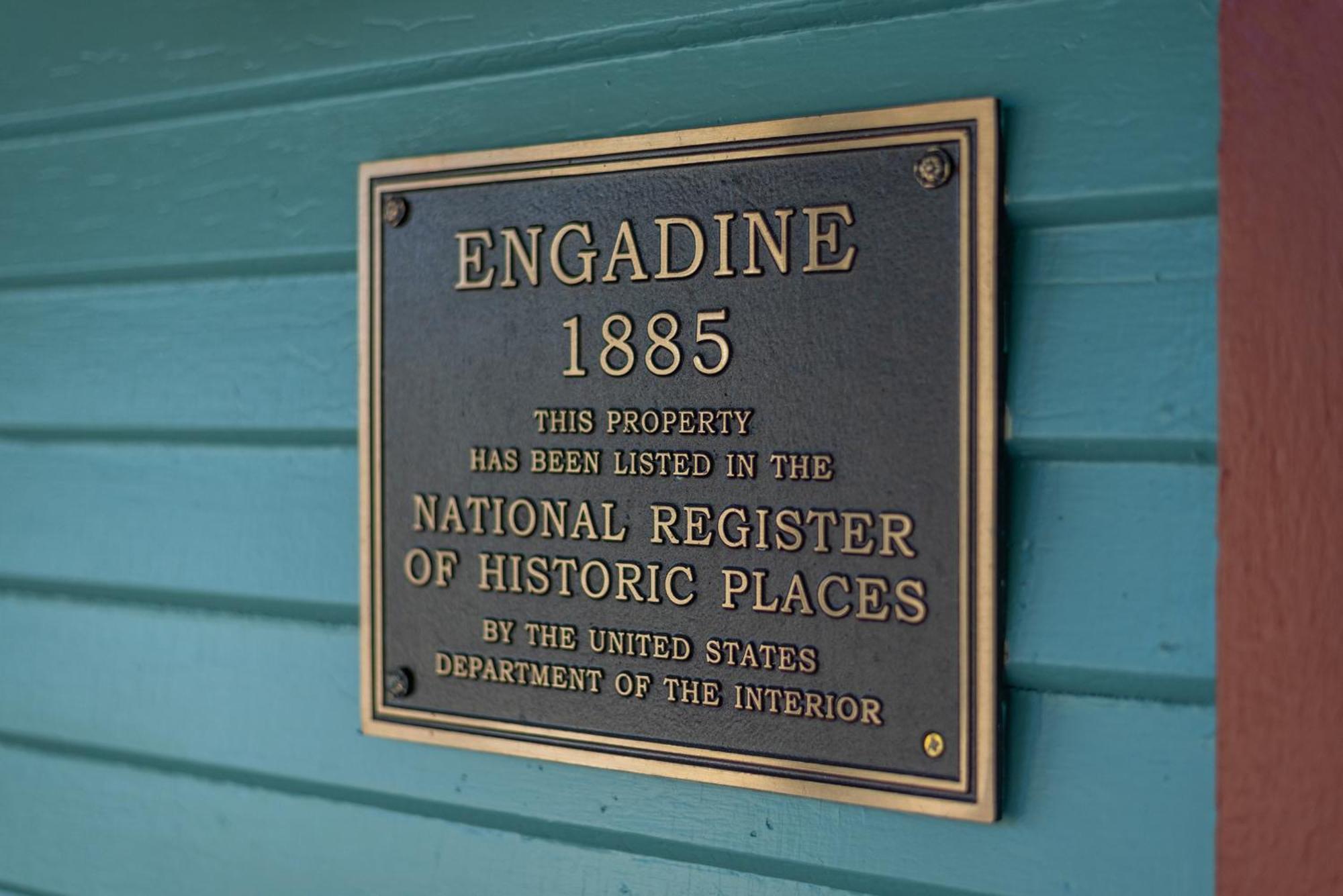 Engadine Inn And Cabins Candler Экстерьер фото