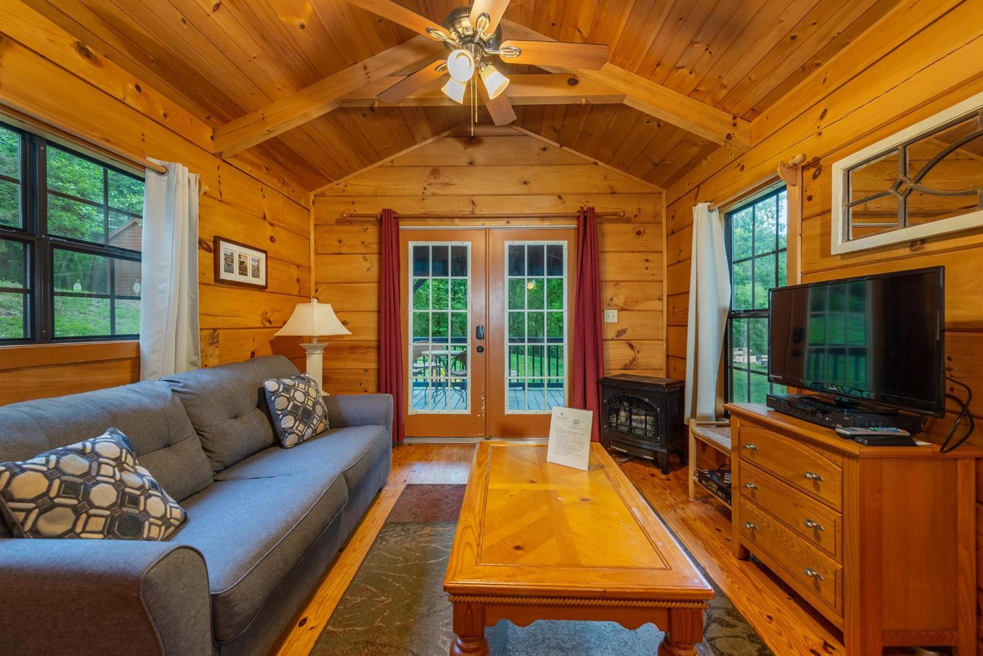 Engadine Inn And Cabins Candler Экстерьер фото