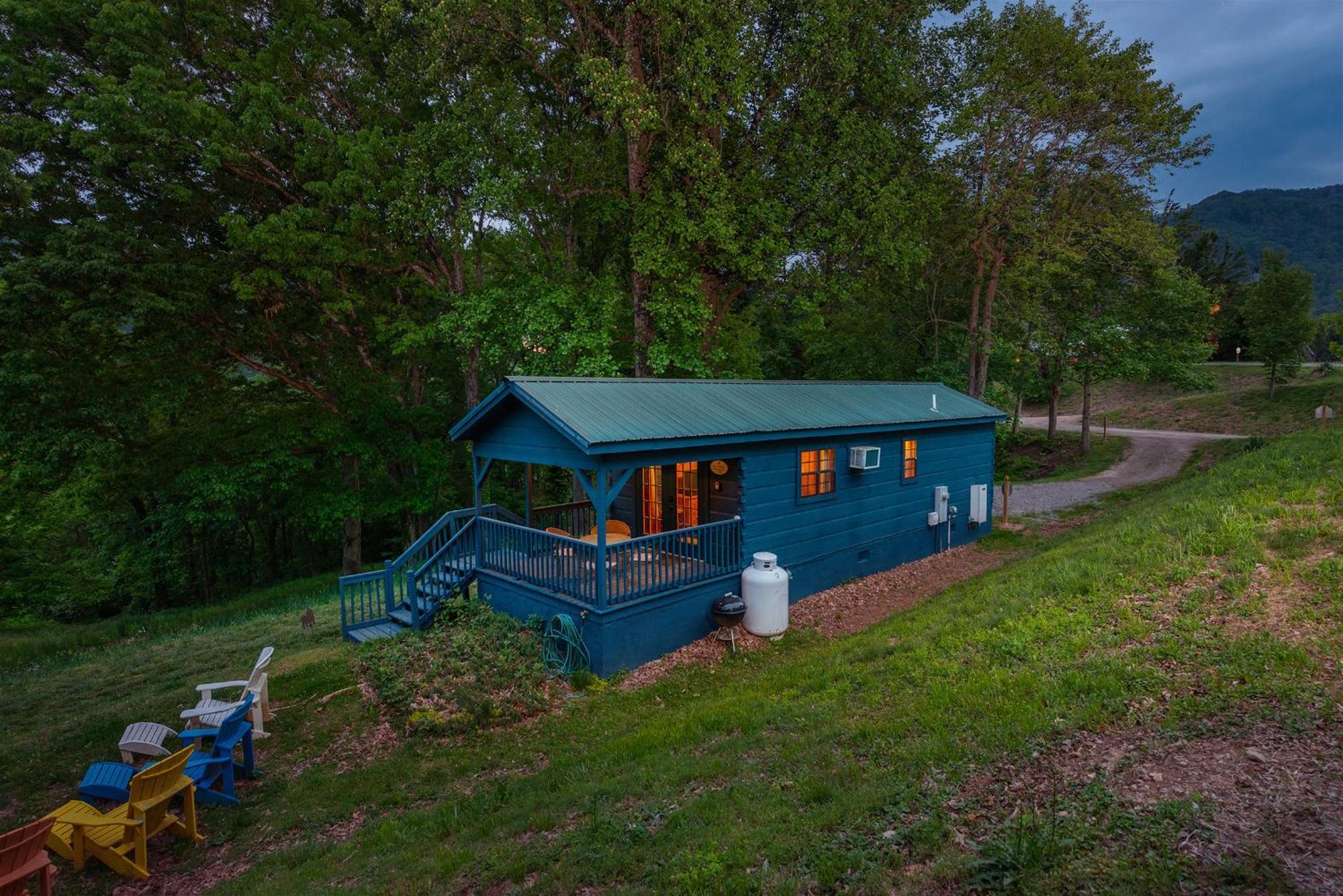 Engadine Inn And Cabins Candler Экстерьер фото