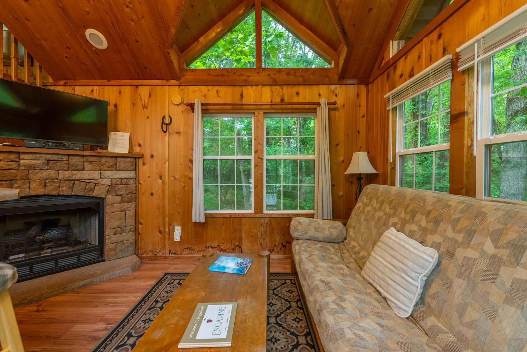 Engadine Inn And Cabins Candler Экстерьер фото