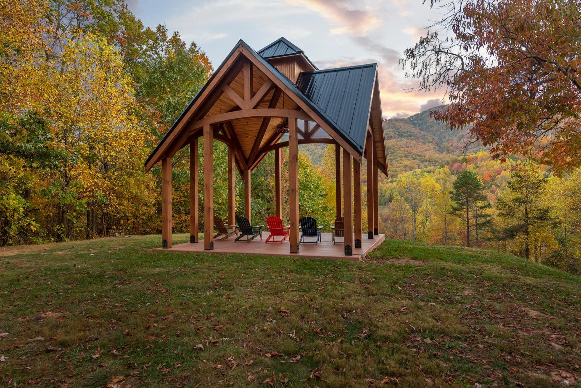 Engadine Inn And Cabins Candler Экстерьер фото