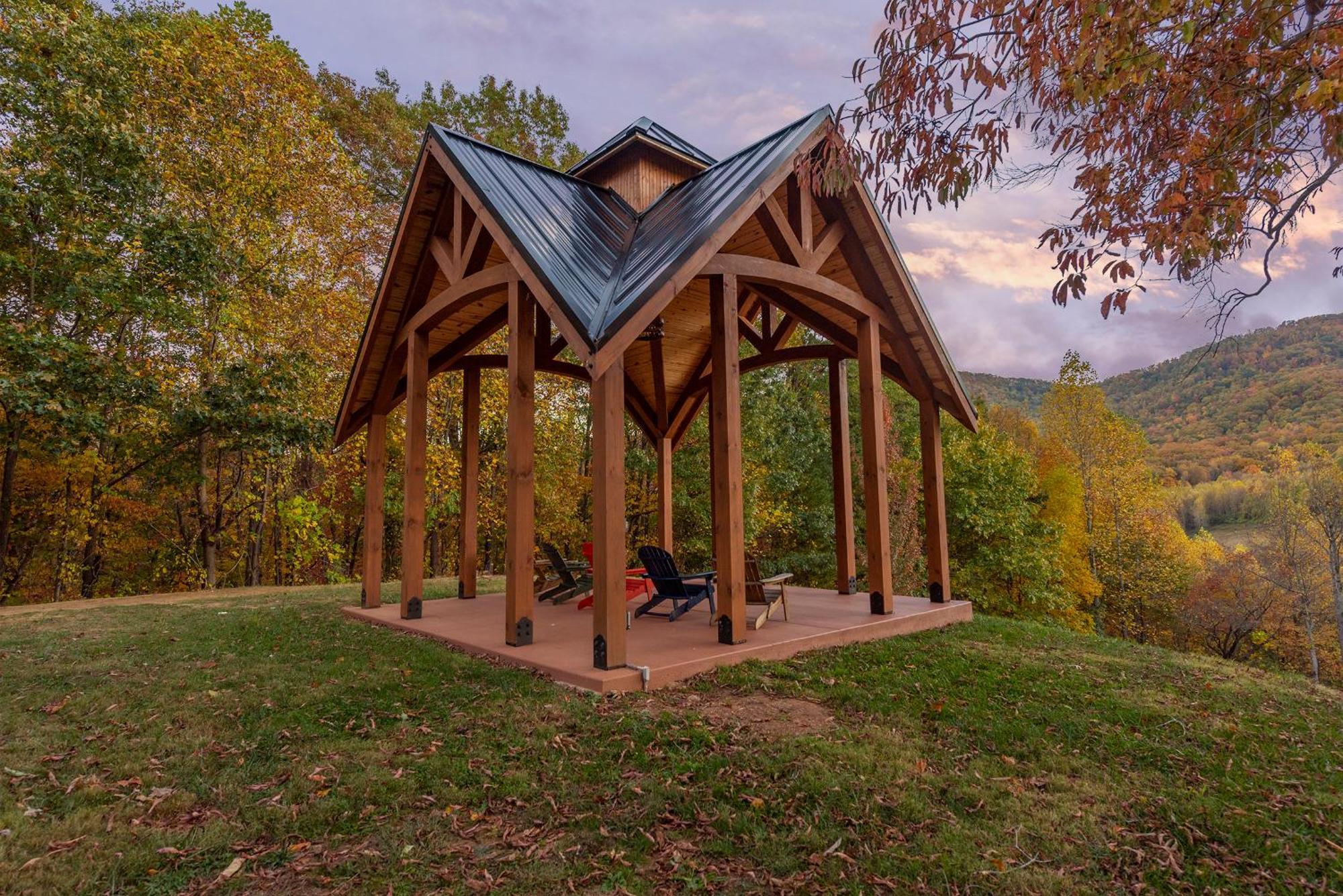 Engadine Inn And Cabins Candler Экстерьер фото