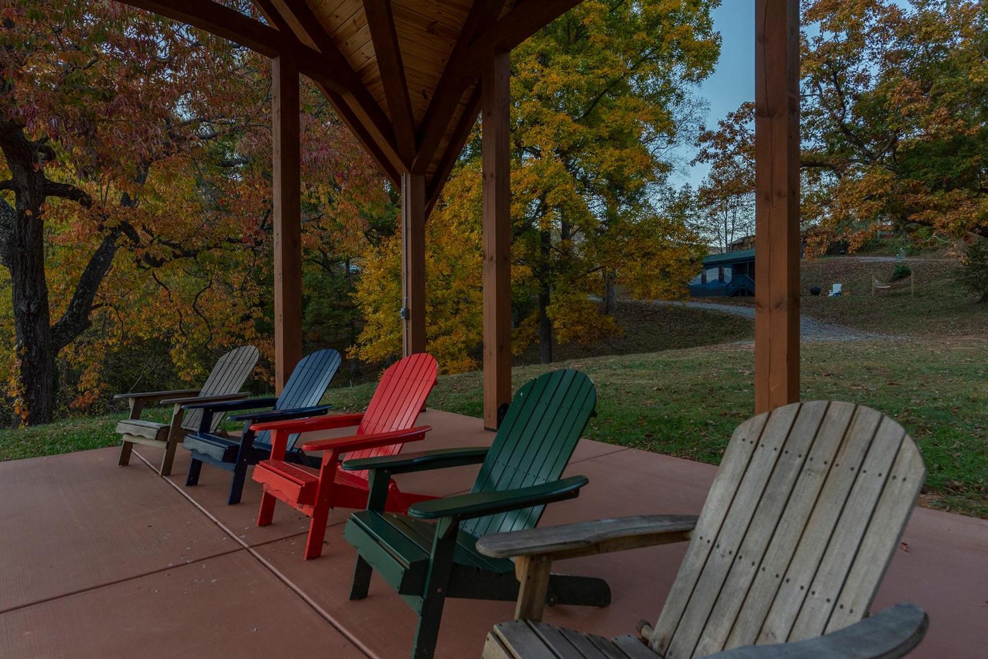 Engadine Inn And Cabins Candler Экстерьер фото